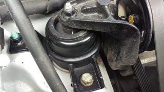 Замена опоры двигателя Jeep Cherokee  в Жуковском