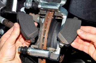 Замена тормозных колодок Jeep Compass  в Жуковском